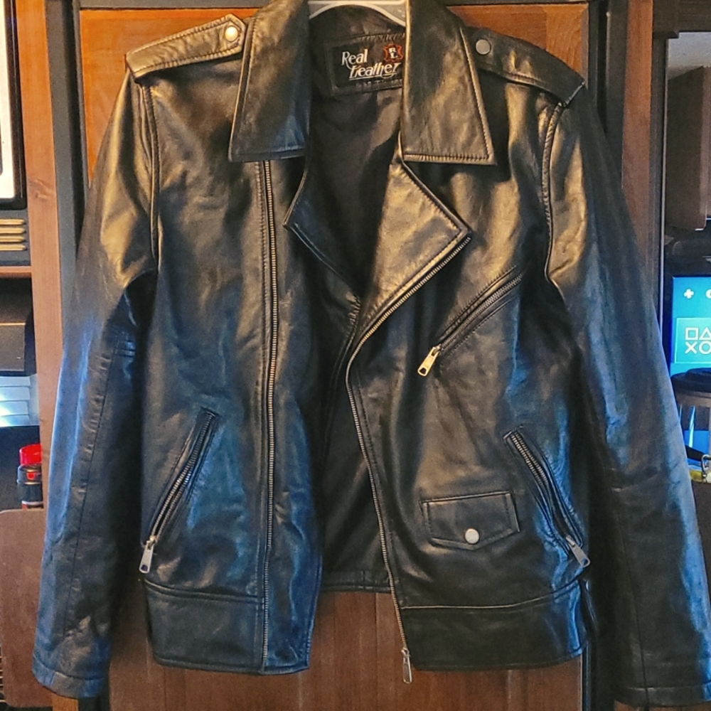 Mens leather motorcycle biker style jacket